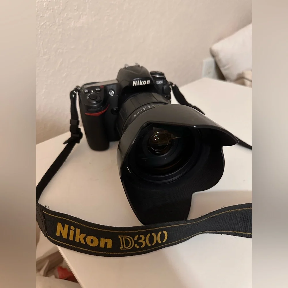 Nikon d300 digital camera with 28-105mm lens